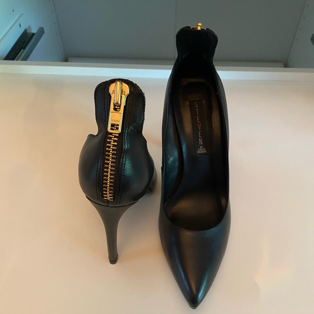 *NEW* Black Zipper Steven Womens Shoe size 8